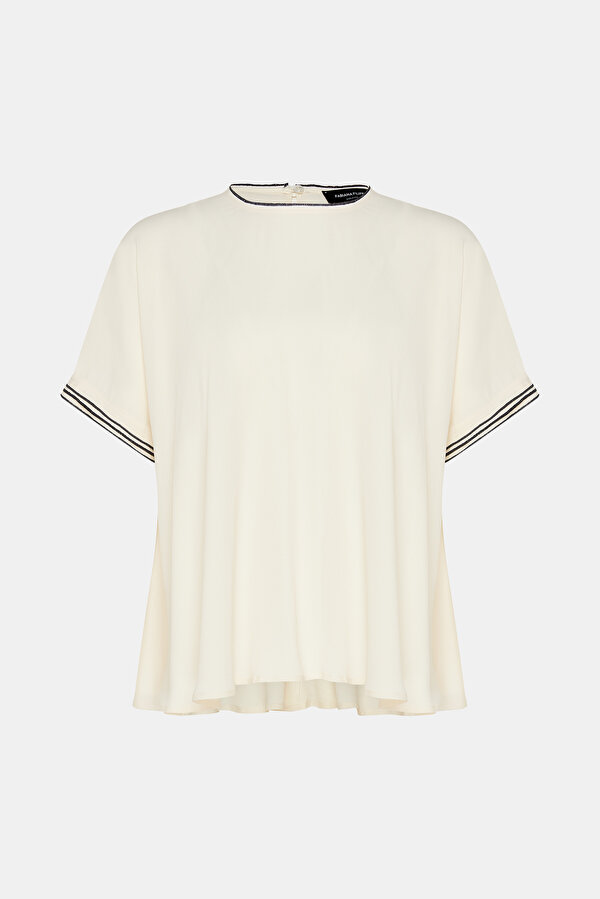 ECRU BASIC / ROUND NECKLINE SHORT SLEEVE BLOUSE