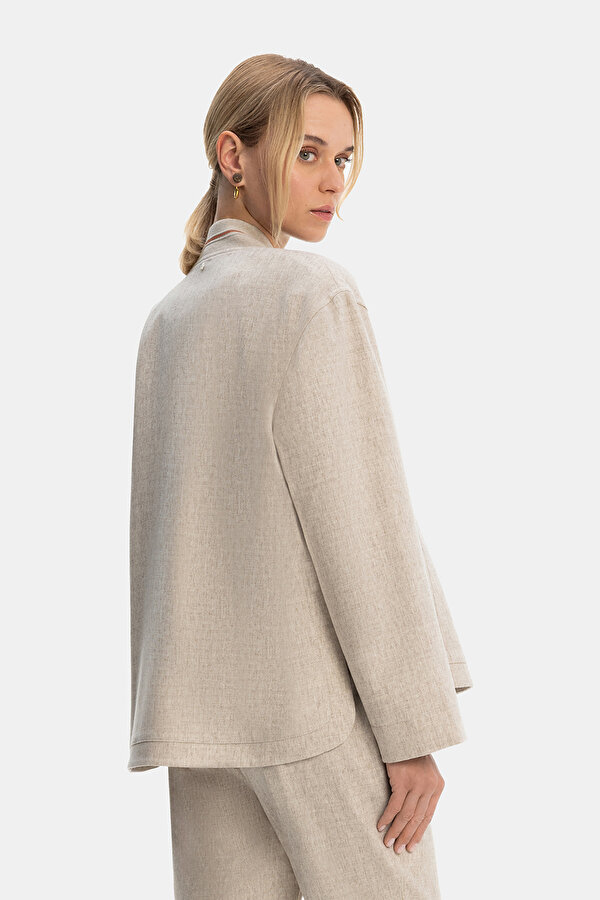BEIGE UPRIGHT COLLAR JACKET 2