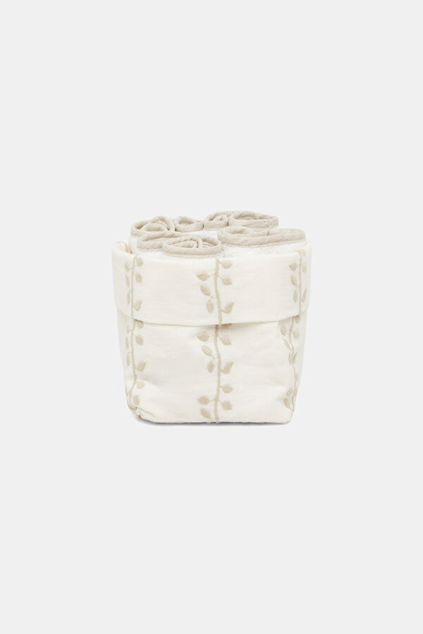 POUCH WITH TOWEL