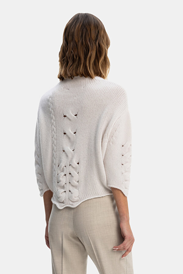 ECRU UPRIGHT COLLAR TRICOT 2