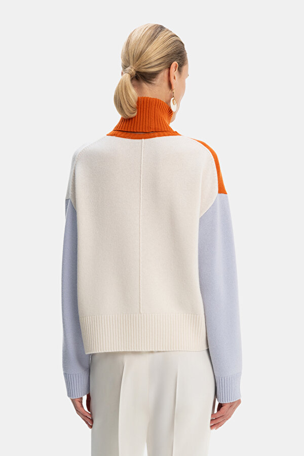ECRU UPRIGHT COLLAR TRICOT 2
