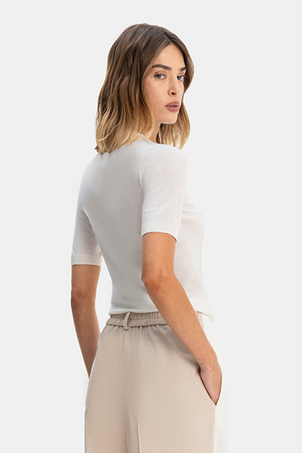ECRU BASIC / ROUND NECKLINE 2