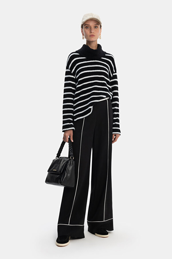 BLACK TROUSERS