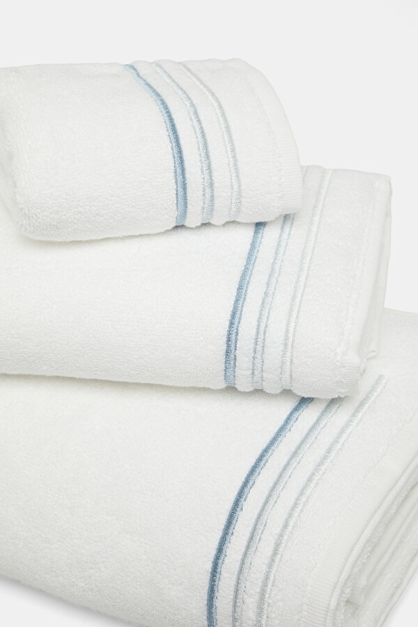 TOWEL 2