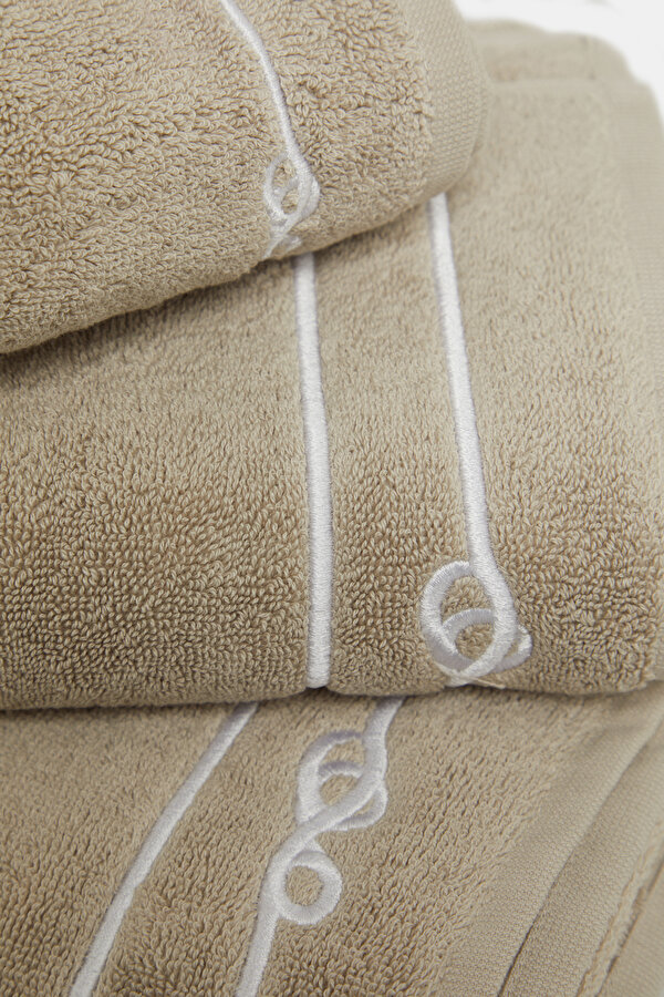 TOWEL 2