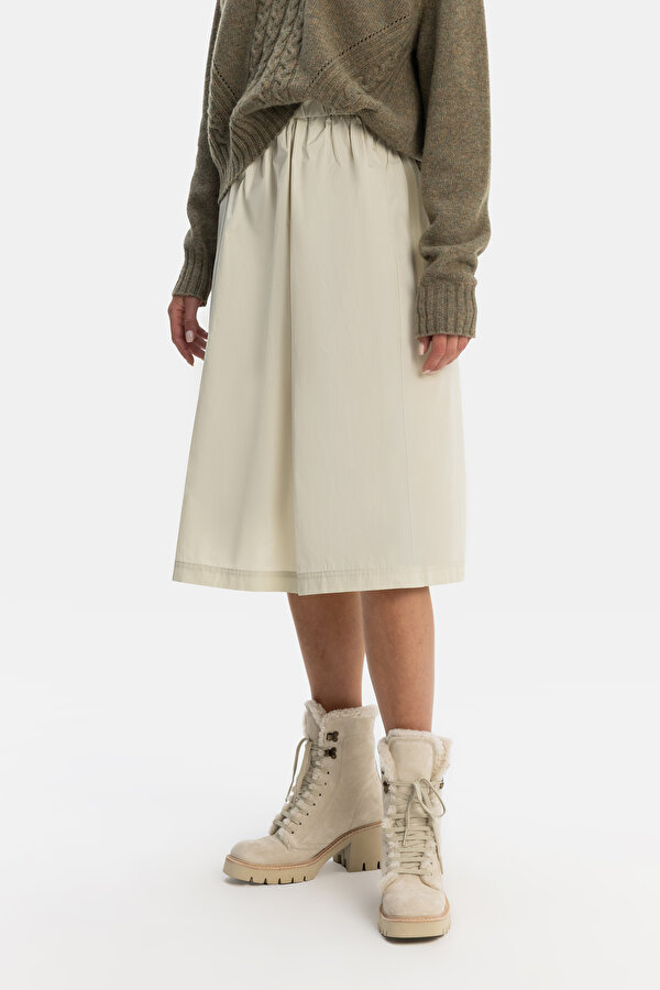 BEIGE SKIRT 2