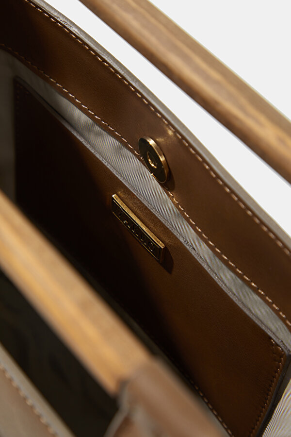 TAN LEATHER BAG 7