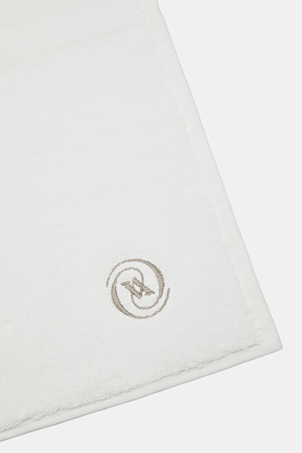 MONOGRAM NAKIŞLI AYAK HAVLUSU 2