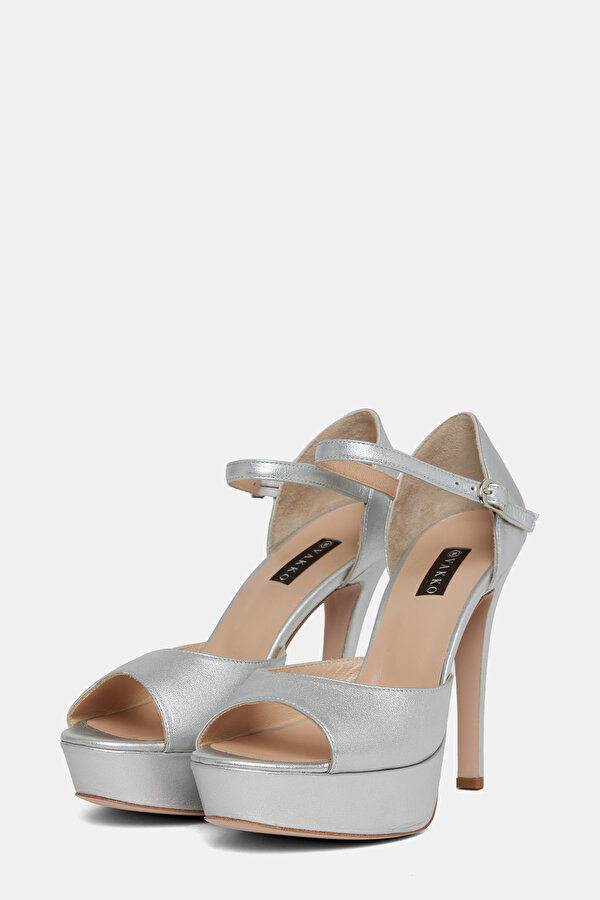 SILVER LEATHER SHOE 2
