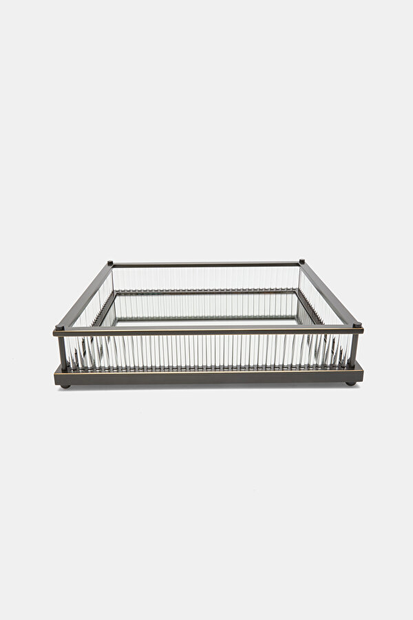 AYNA YÜZEYLİ METAL ÇERÇEVELİ TEPSİ