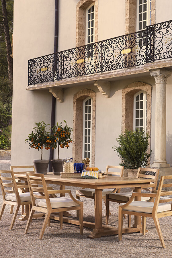 DINING TABLE 2