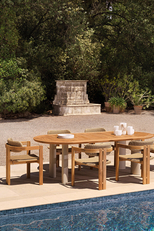 DINING TABLE 6