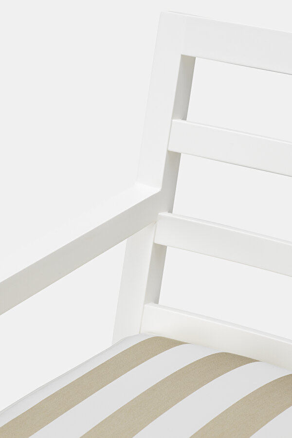 CHAIR 7